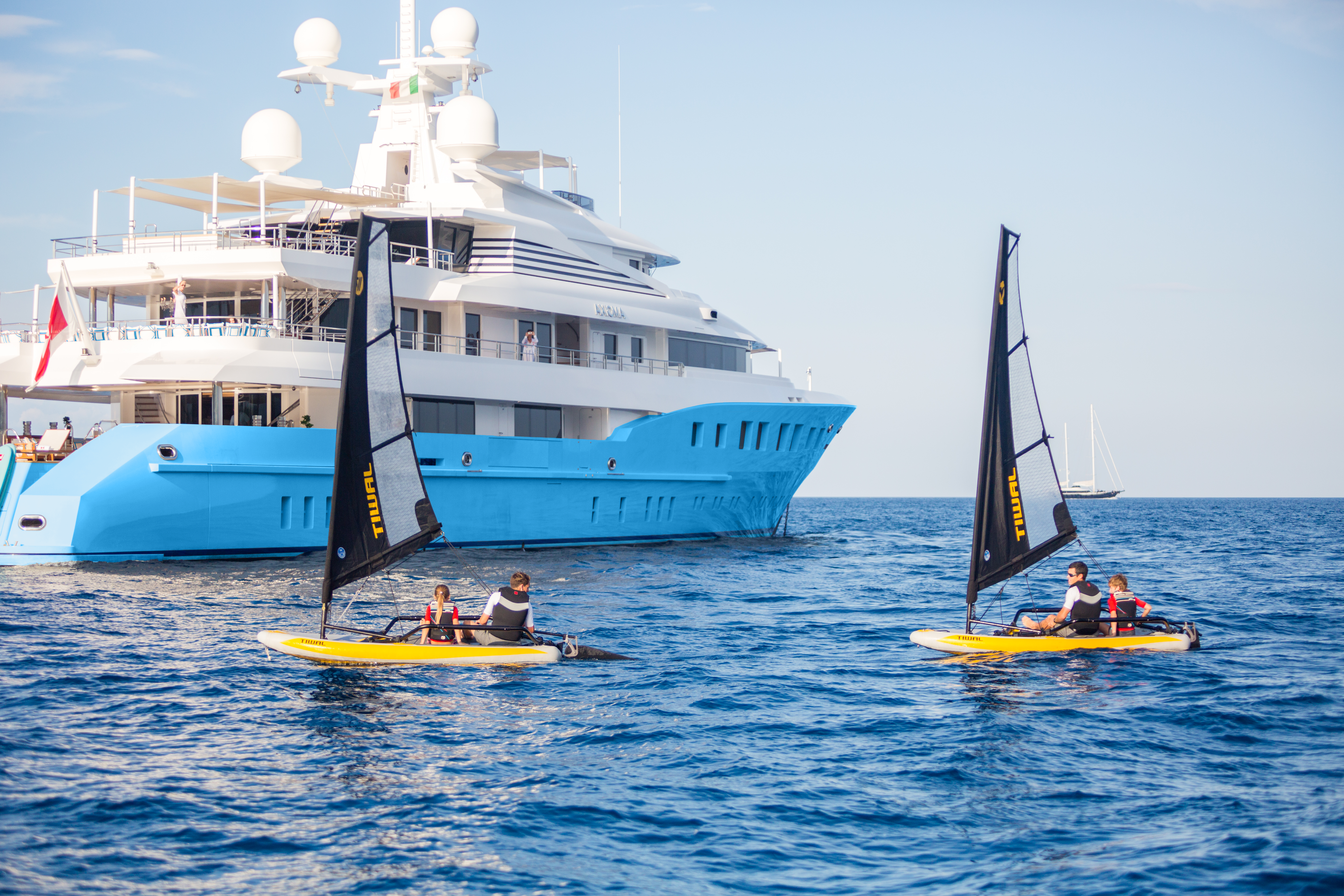 Axioma superyacht charter - watertoys
